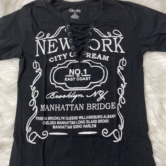 Lace up Graphic Tee Size M - Picture 2 of 3